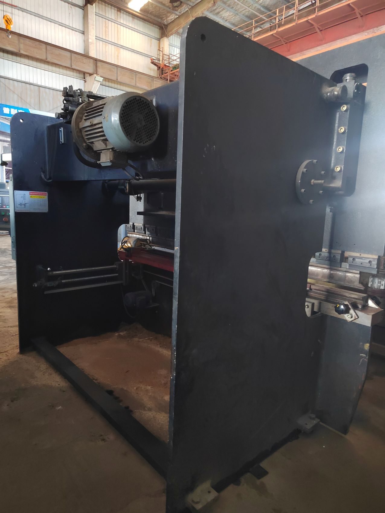 沪东重工WD67Y‑63T/2600液压折弯机，2019年出厂， - 缩略图5
