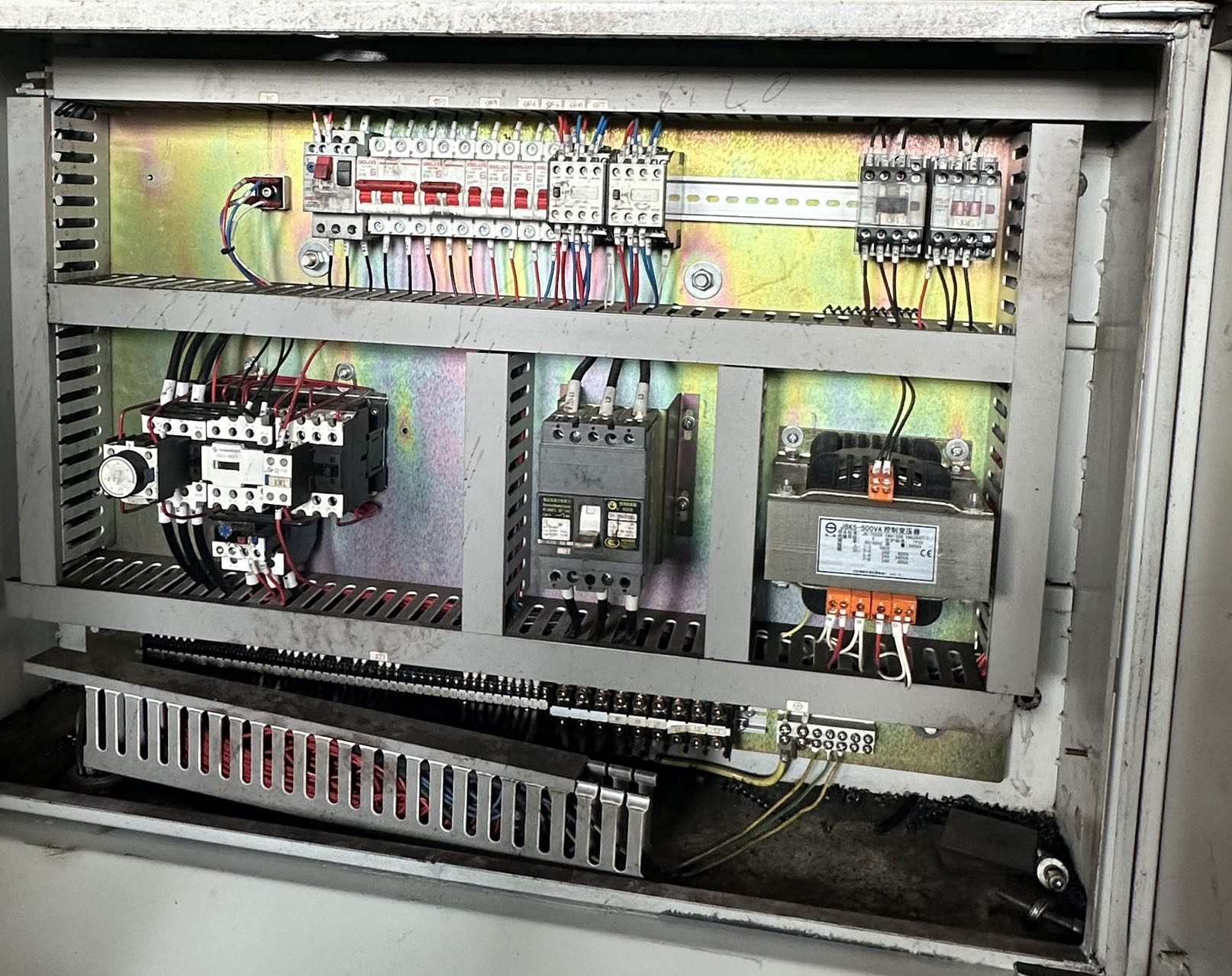 大连原厂CW61125M重型卧式普通车床 - 缩略图3