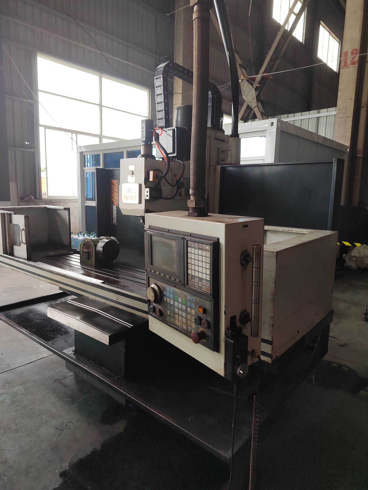大立VDM1600数控床身铣床2014年8月出厂 - 缩略图8